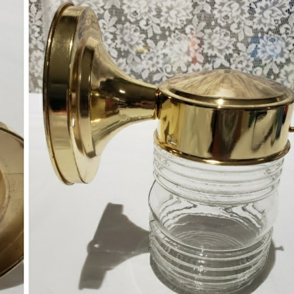 LIGHTING - Picture 3 of 6